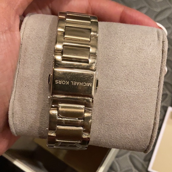 NWT Michael kors gold MK5989 watch - Picture 7 of 7
